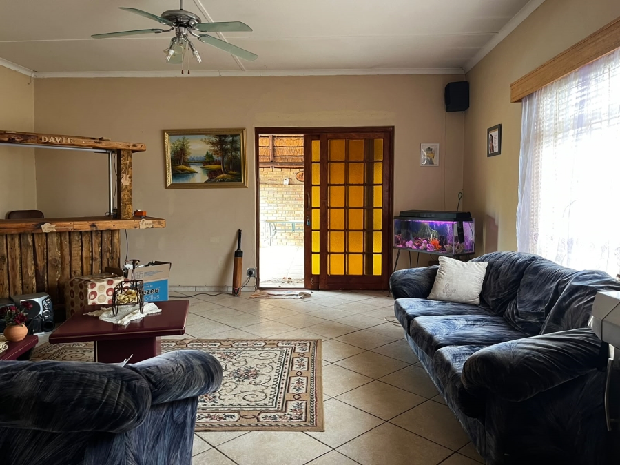 5 Bedroom Property for Sale in Meiringspark North West